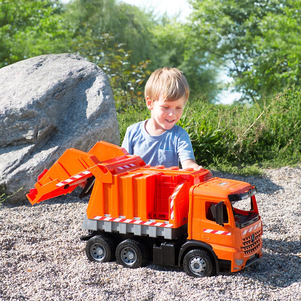 LENA Toy Garbage Truck XL GIGA TRUCKS Mercedes Arocs Replica 71 x 28 x 40cm (Display Box)